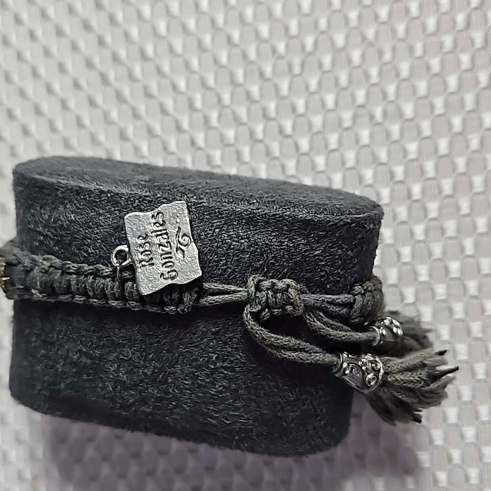 ROSE GONZALEZ MACRAME STRING GREY BRACLET WITH CLEAR STONES - Picture 2 of 5